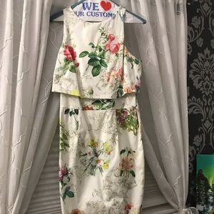 Pretty floral dress.